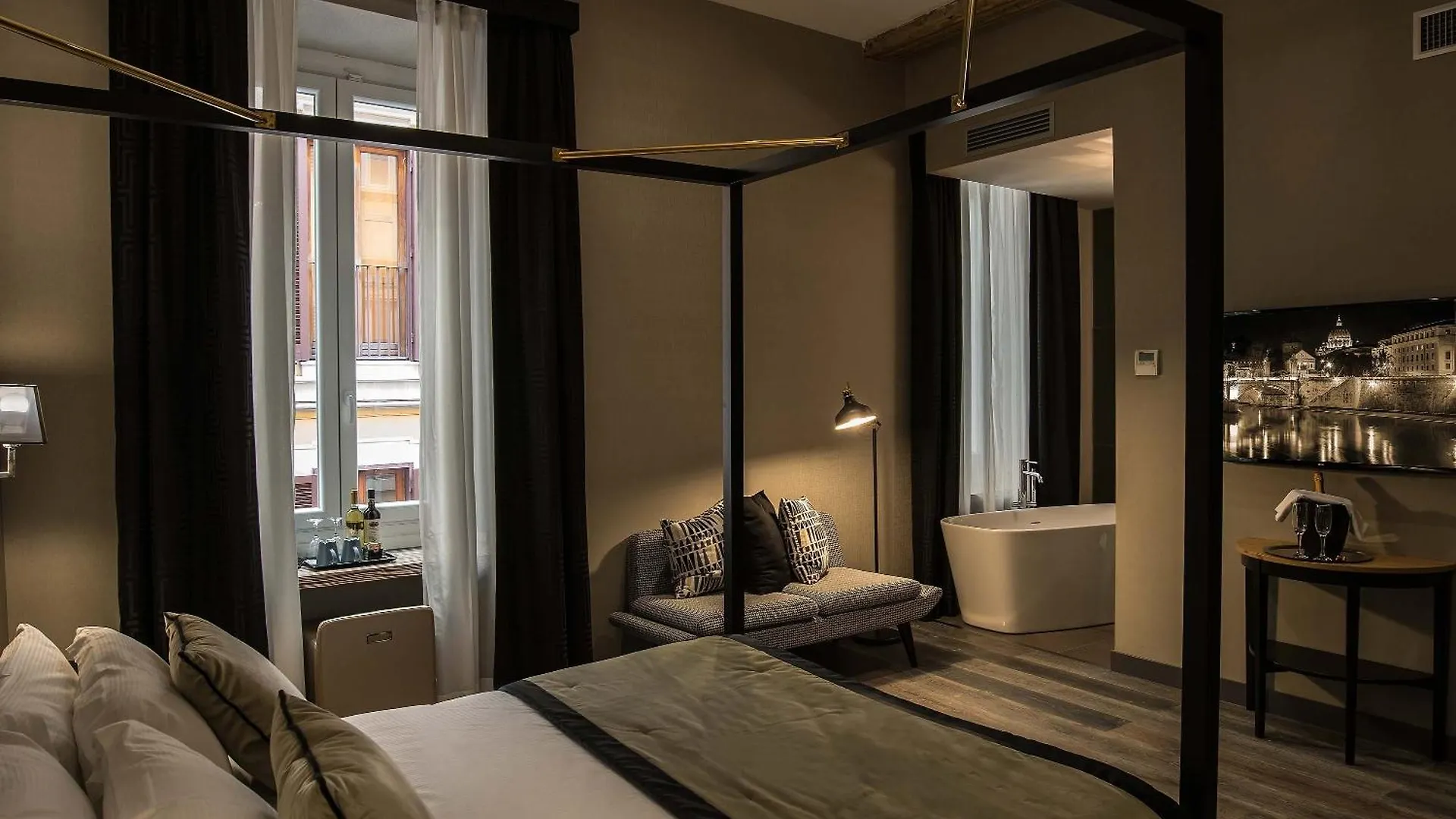 Colonna Suite Del Corso Ρώμη 3*,